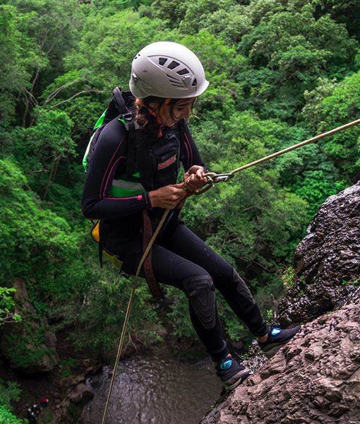 Spiritual travelers, Adventure junkies